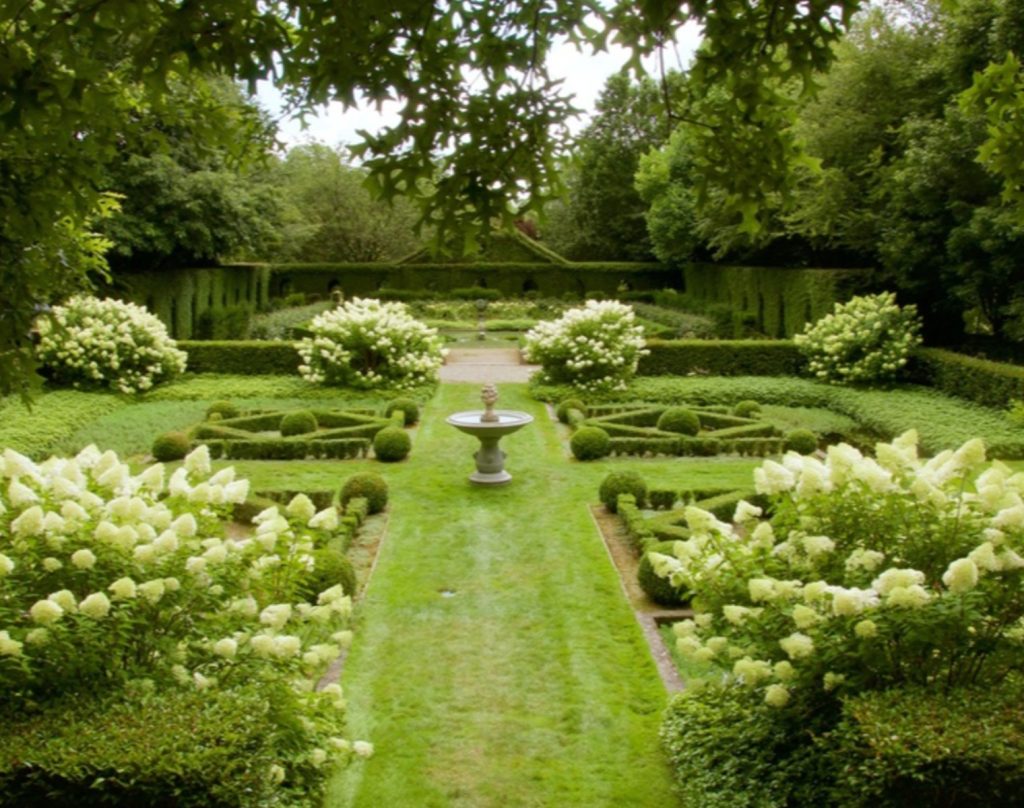 Formal planting at Parc Botanique de Haute Bretagne, Brittany